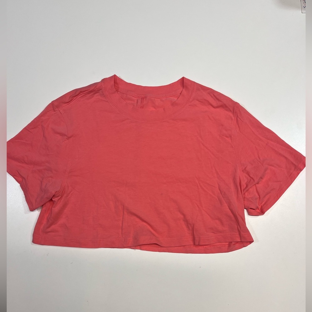 Lululemon Cropped Pink Short Sleeve Women’s Size Small
